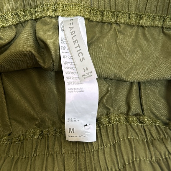 FABLETIC WOMEN CAMDEM CARGO SHORT GREEN Sz MD - Picture 5 of 9